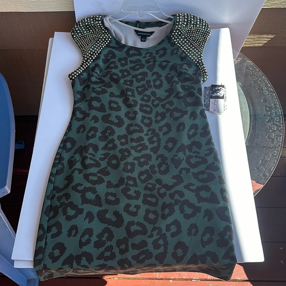 NWT Marilyn Monroe Mash green cheetah stud shoulder dress Size M - Picture 3 of 15